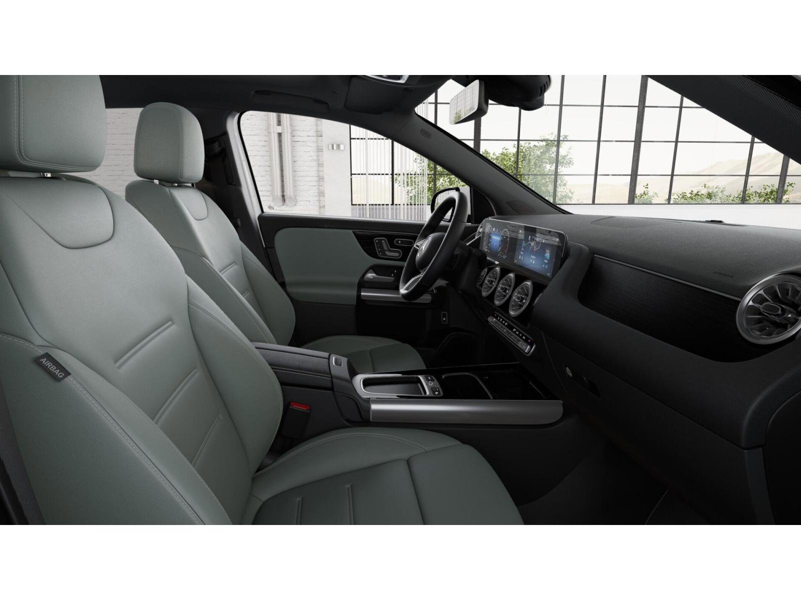 2026 Mercedes Benz GLA 250 4MATIC photo 4