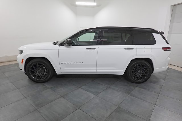 2025 Jeep Grand Cherokee L Summit Reserve photo 4