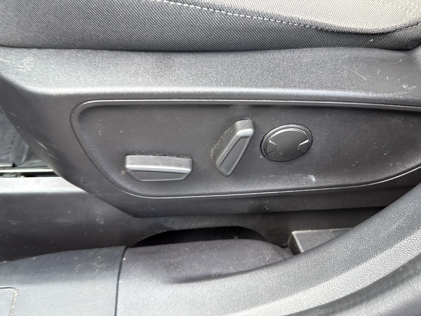 2022 Ford Escape SE photo 8