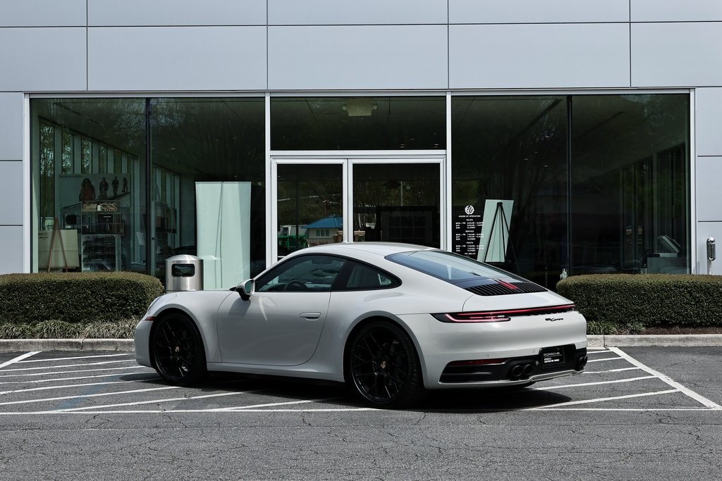 2024 Porsche 911 T 4 photo 3