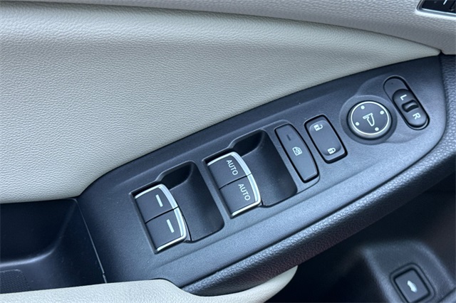 2020 Honda Accord Touring 2.0T photo 12