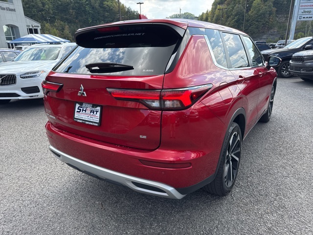 2024 Mitsubishi Outlander SE photo 3