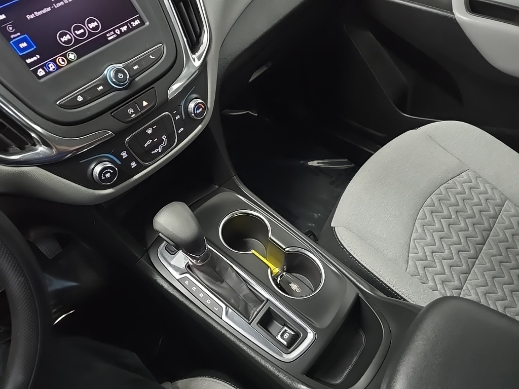 2022 Chevrolet Equinox LS photo 25