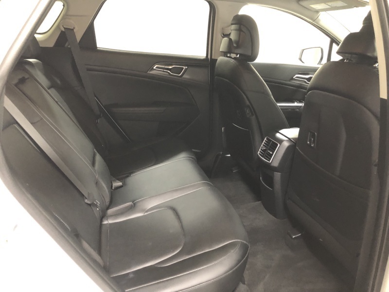 2023 Kia Sportage EX photo 10