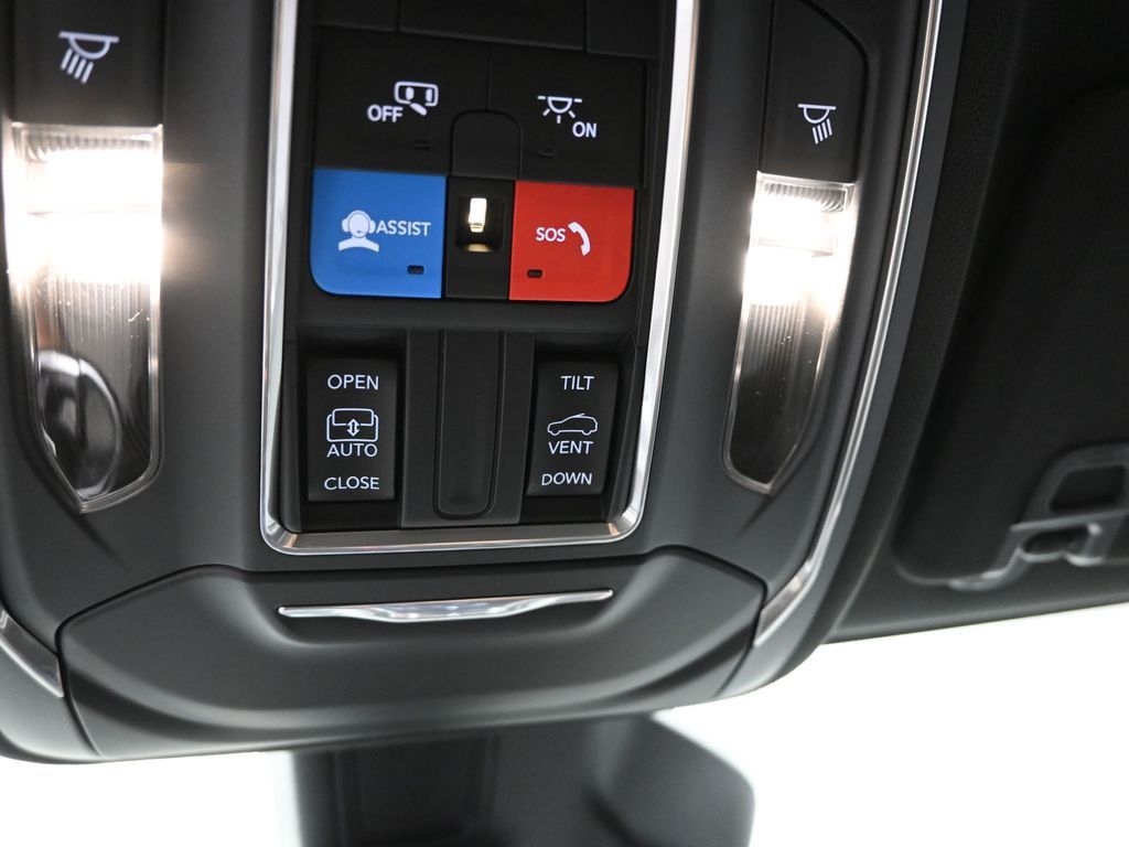 2025 Jeep Grand Cherokee Laredo X photo 18