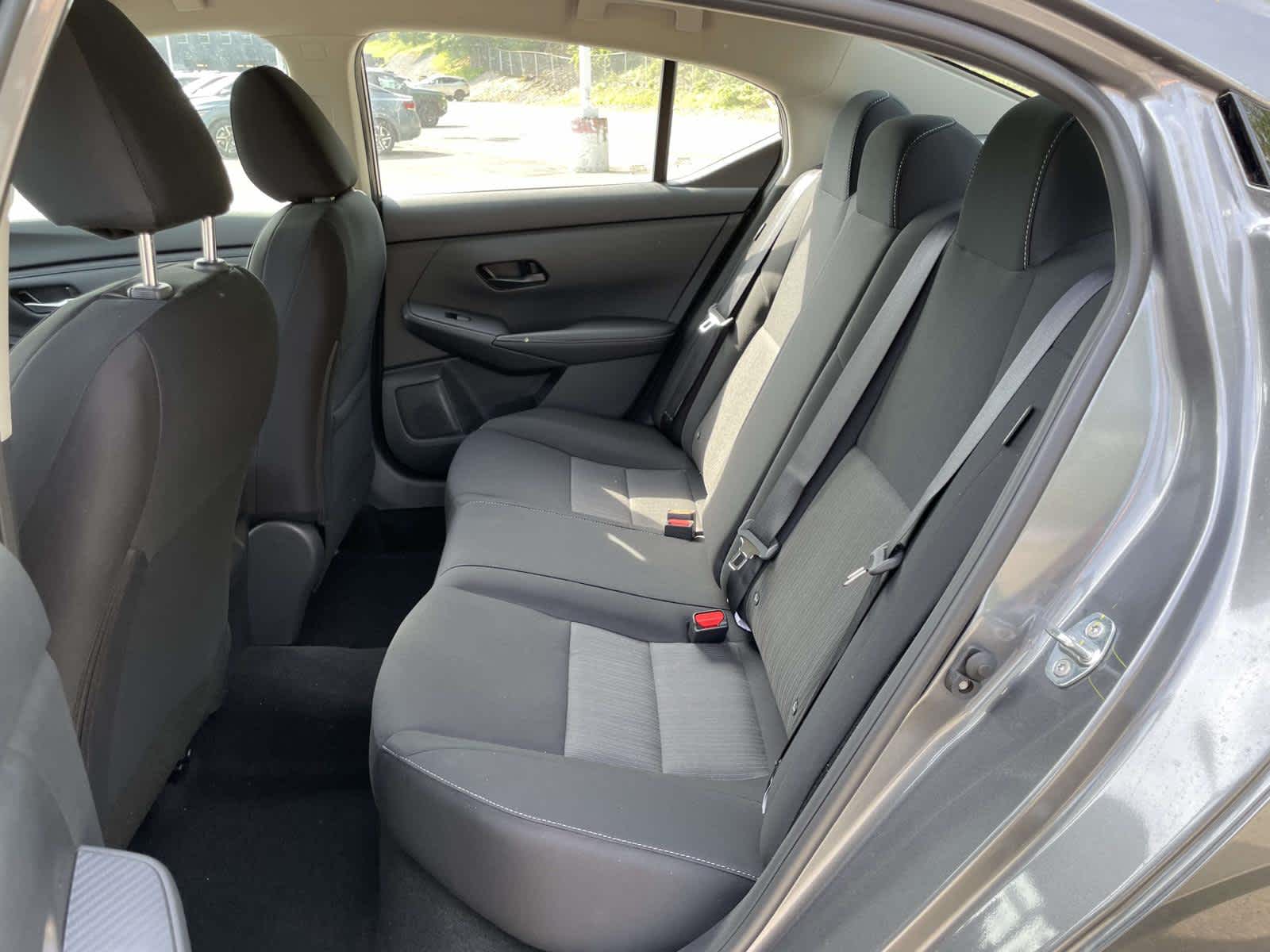 2025 Nissan Sentra SV photo 12