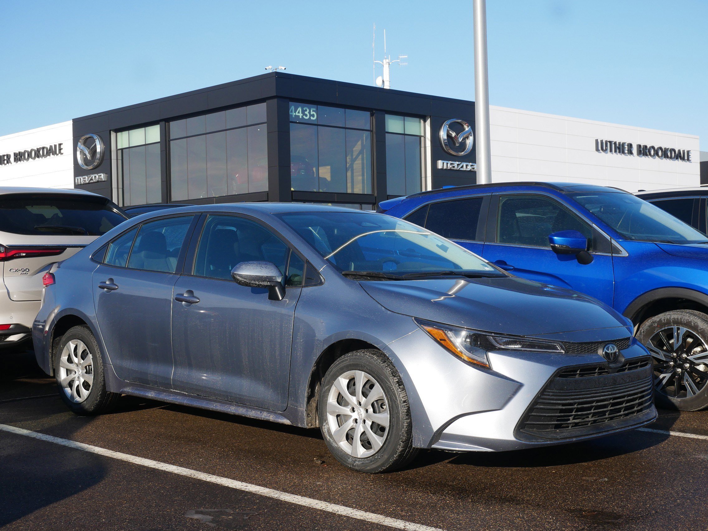 2024 Toyota Corolla LE's photo