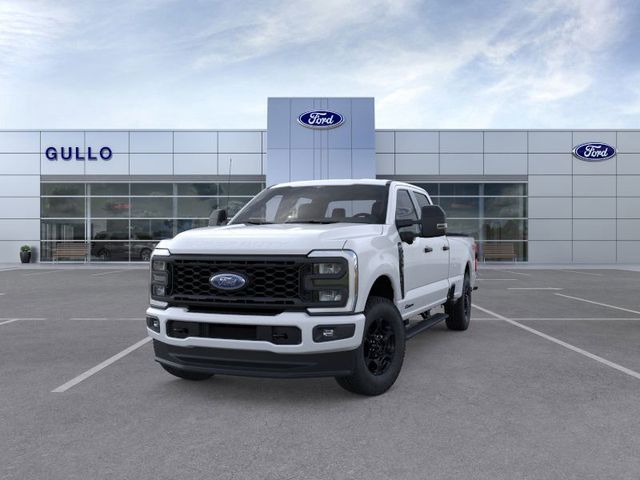 2025 Ford F-350 photo 2