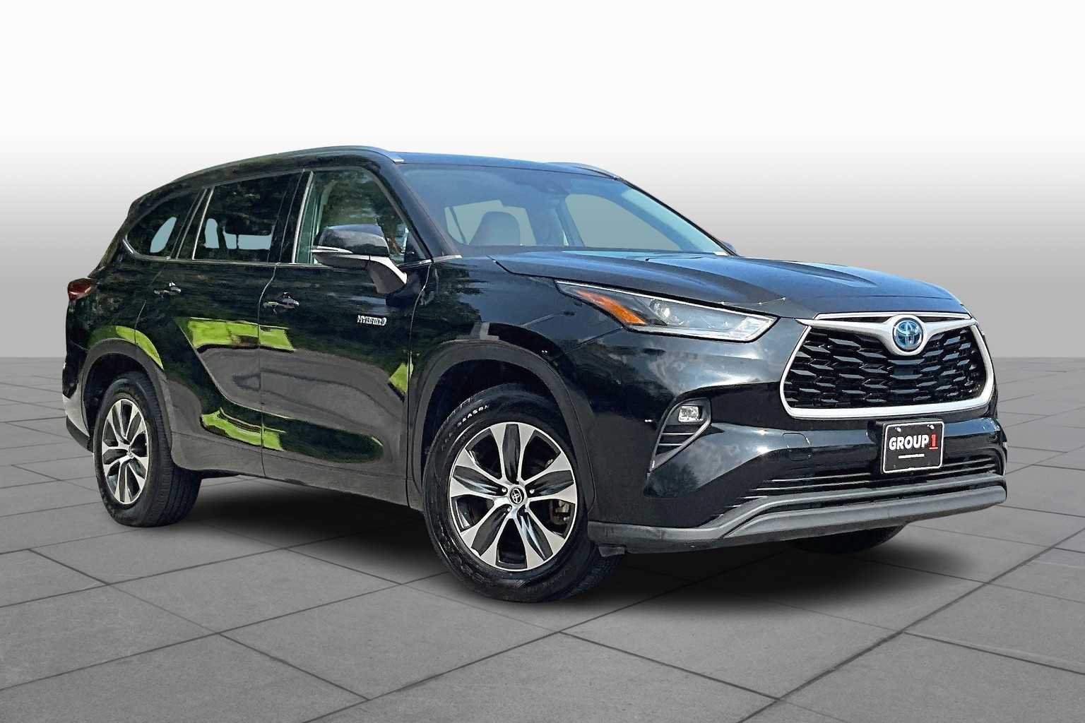 2021 Toyota Highlander Hybrid XLE photo 2