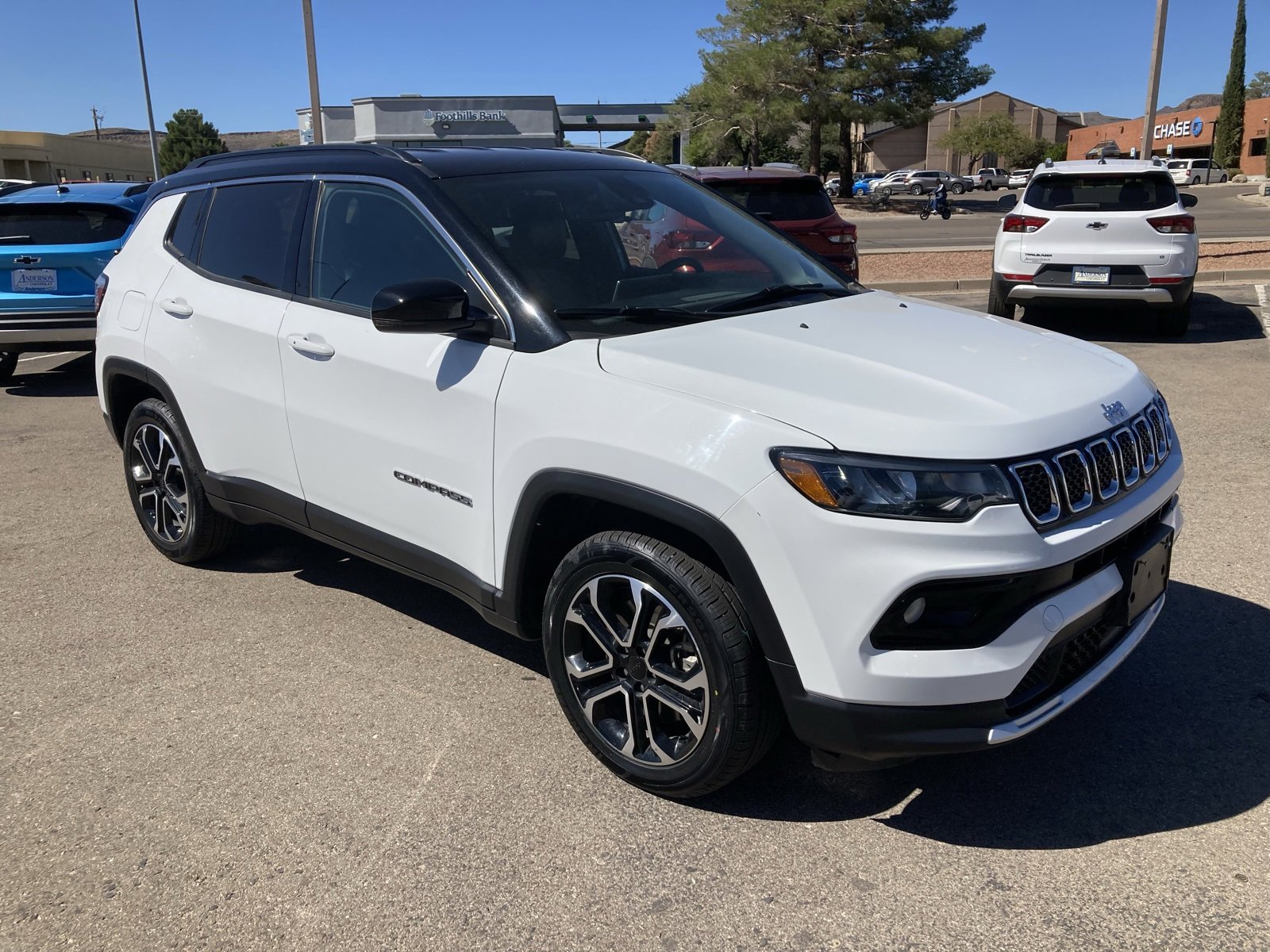 2023 Jeep Compass Limited photo 2