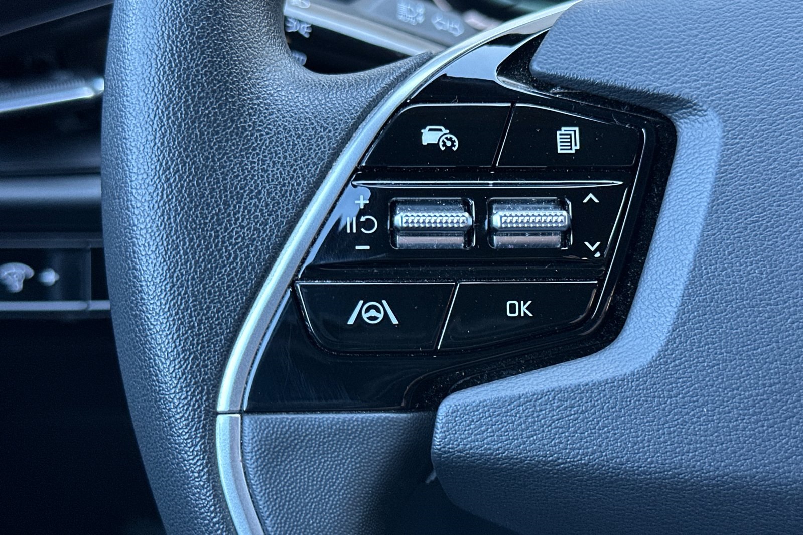2023 Kia Niro LX photo 23