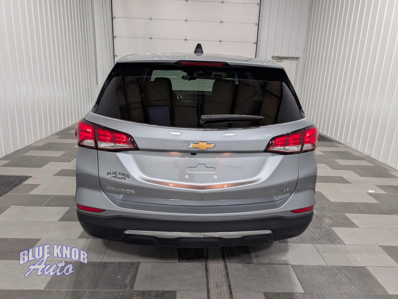 2024 Chevrolet Equinox LT photo 3