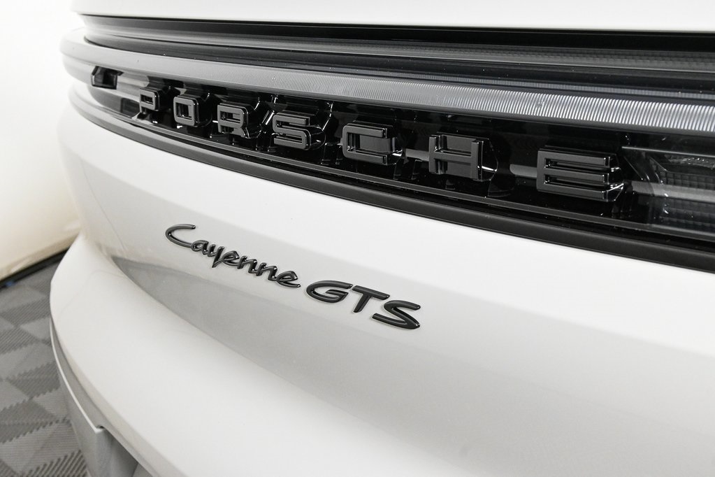 2026 Porsche Cayenne GTS Coupe photo 33