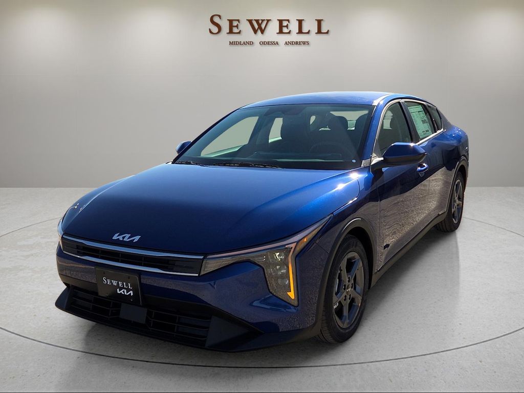 2025 Kia K4 LXS's photo