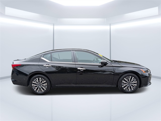 2023 Nissan Altima 2.5 SV photo 2