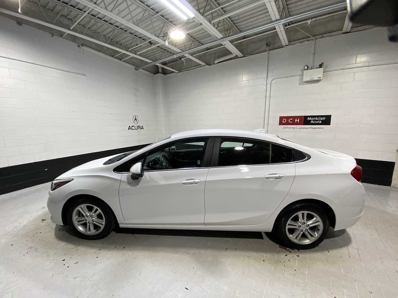2017 Chevrolet Cruze LT photo 3