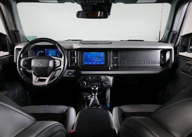 2021 Ford Bronco Black Diamond photo 4