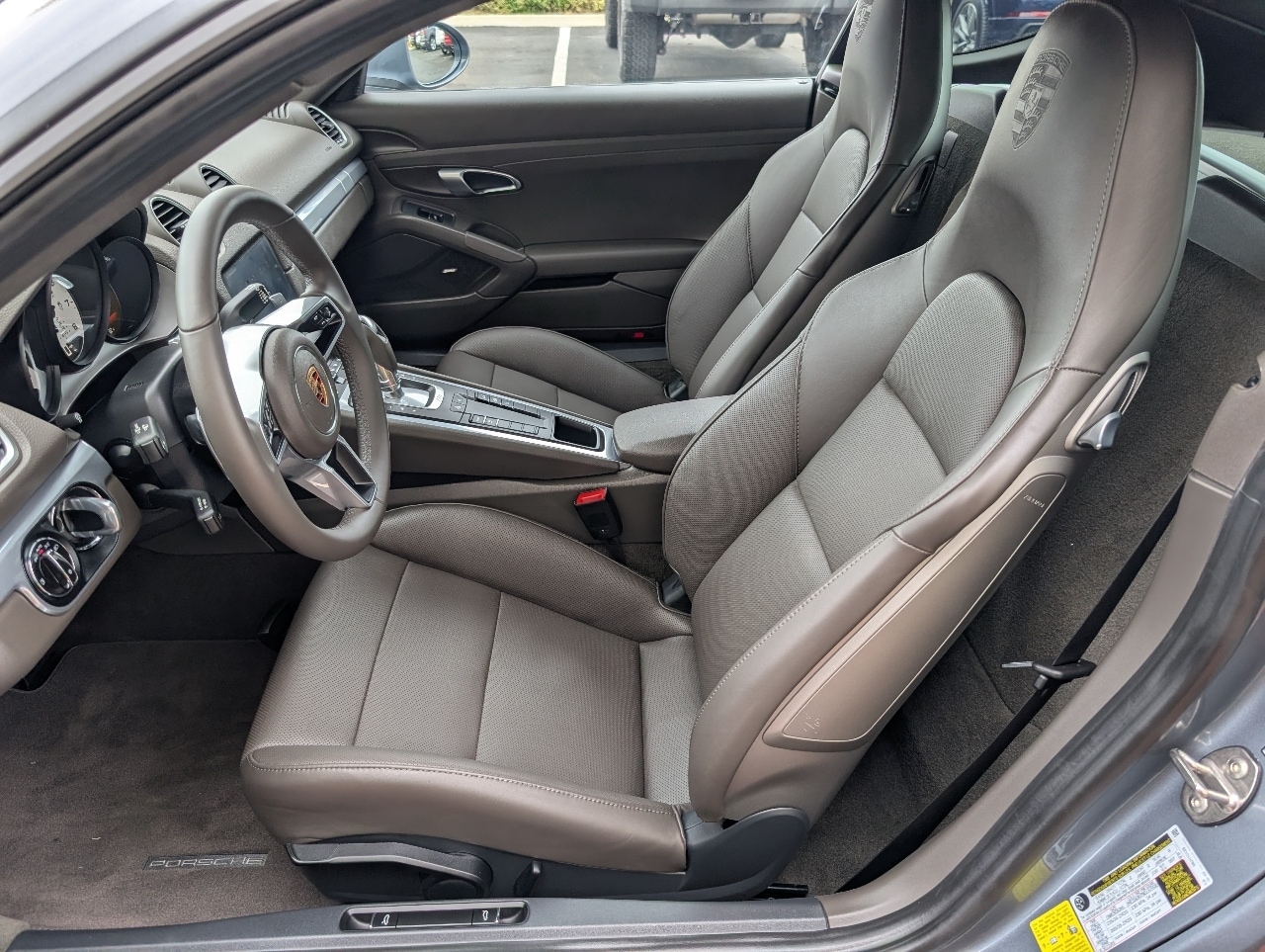 2025 Porsche Cayman Base photo 2