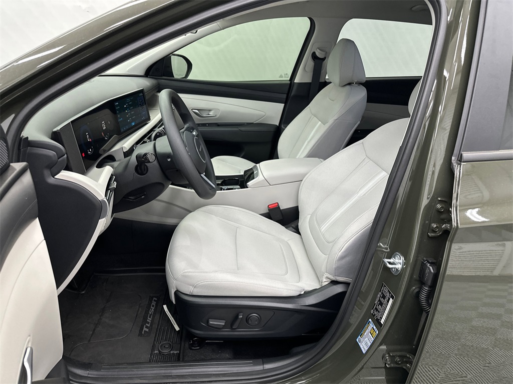 2025 Hyundai Tucson SEL photo 9