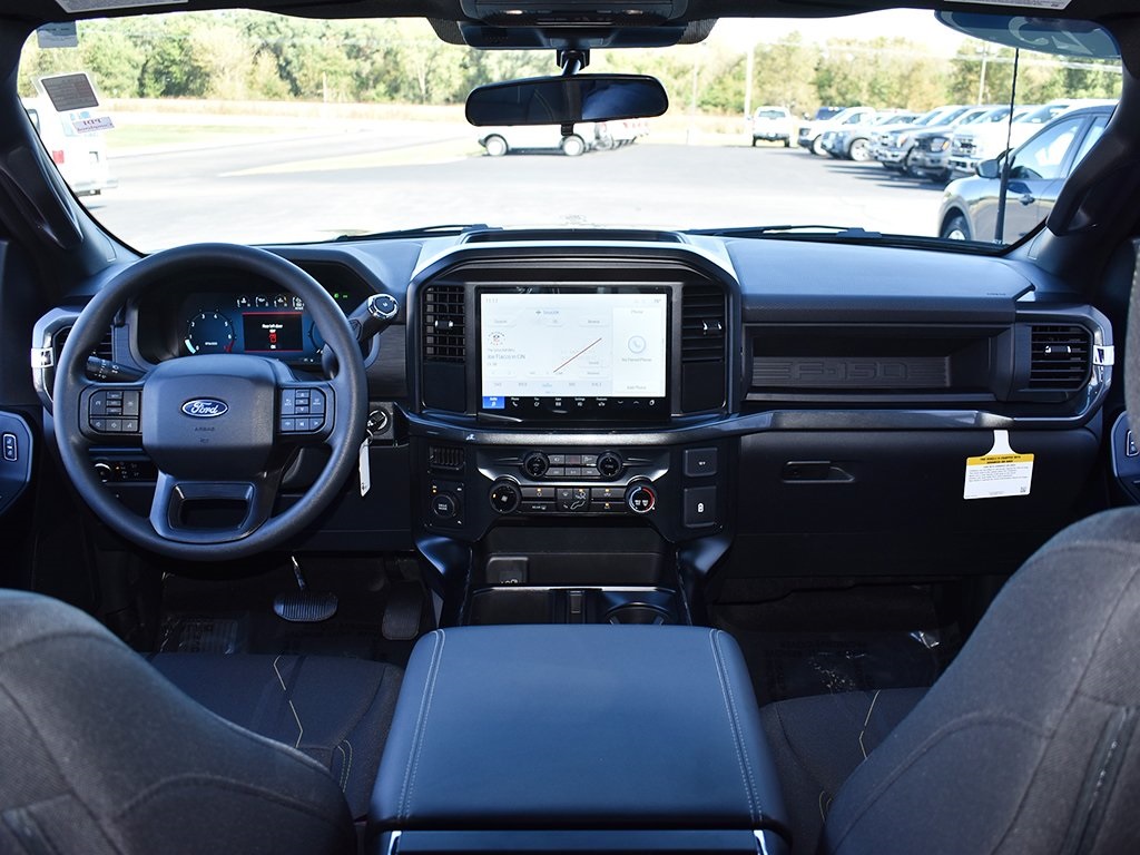 2025 Ford F-150 STX photo 4