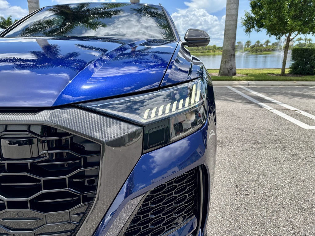 2021 Audi RS Q8 photo 23