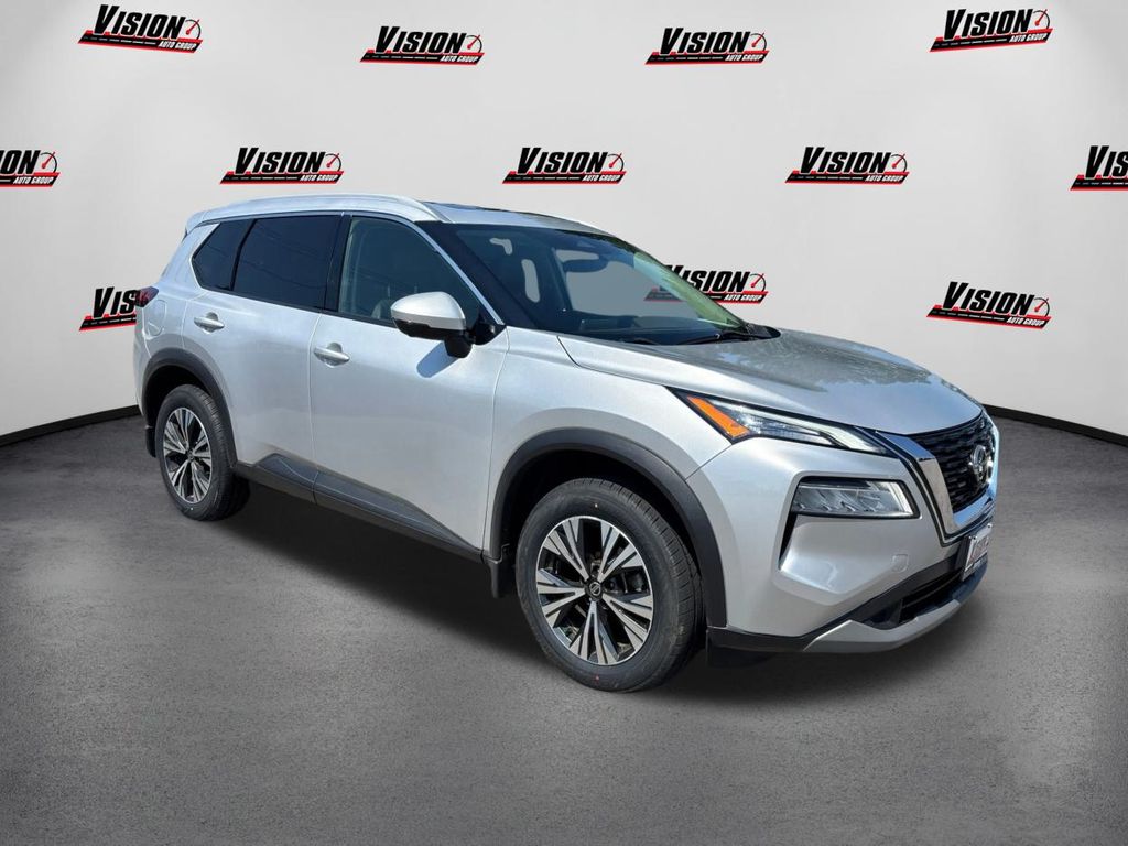 2021 Nissan Rogue SV photo 3