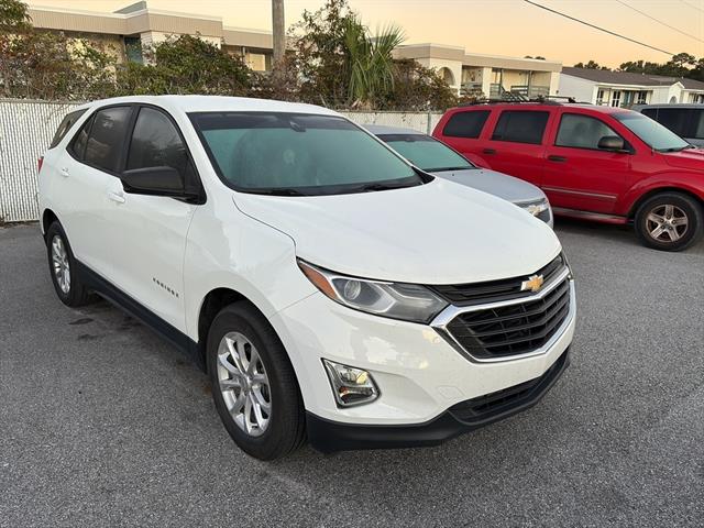 2021 Chevrolet Equinox LS photo 2