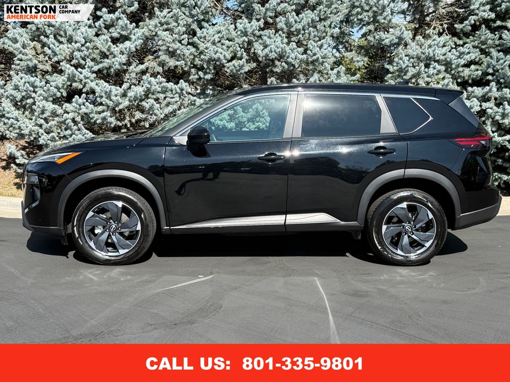 2024 Nissan Rogue SV photo 4