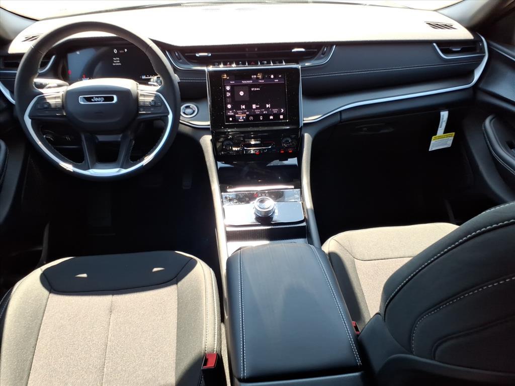 2025 Jeep Grand Cherokee Laredo X photo 24