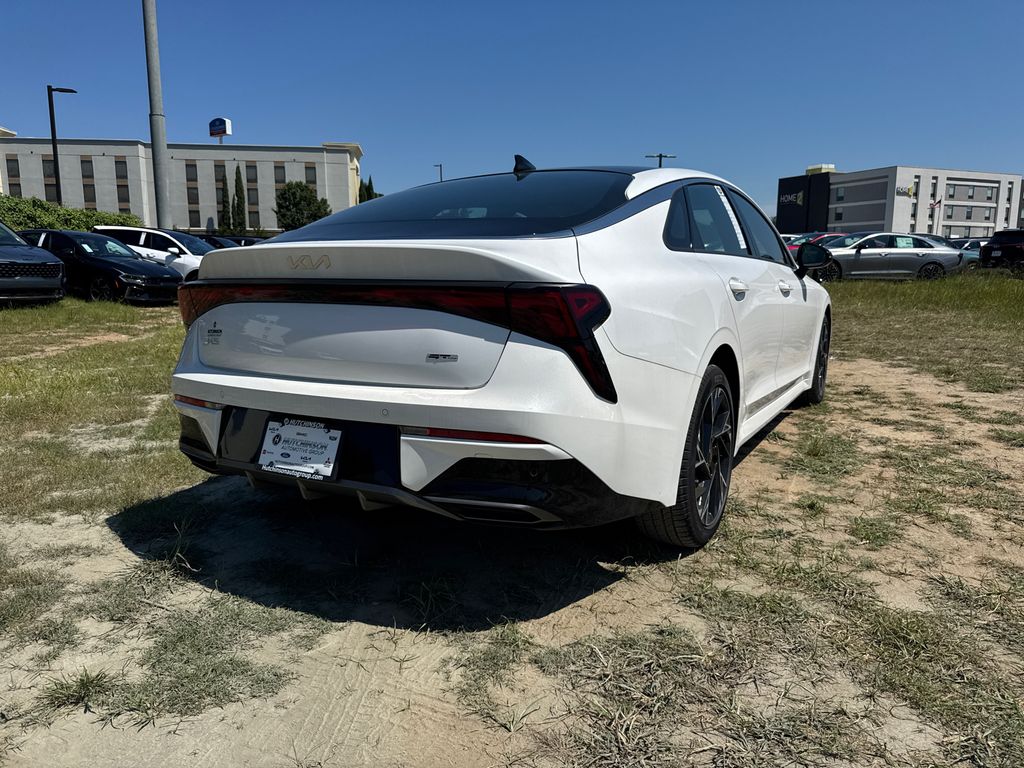 2025 Kia K5 GT-Line photo 3
