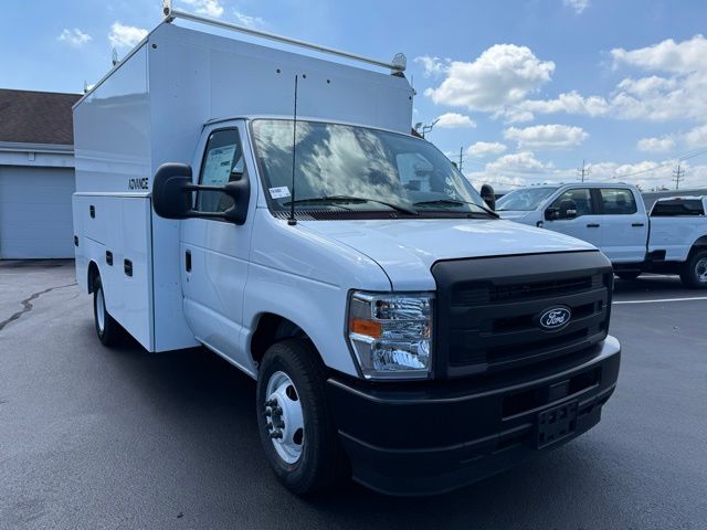 2026 Ford E-350 Base photo 3