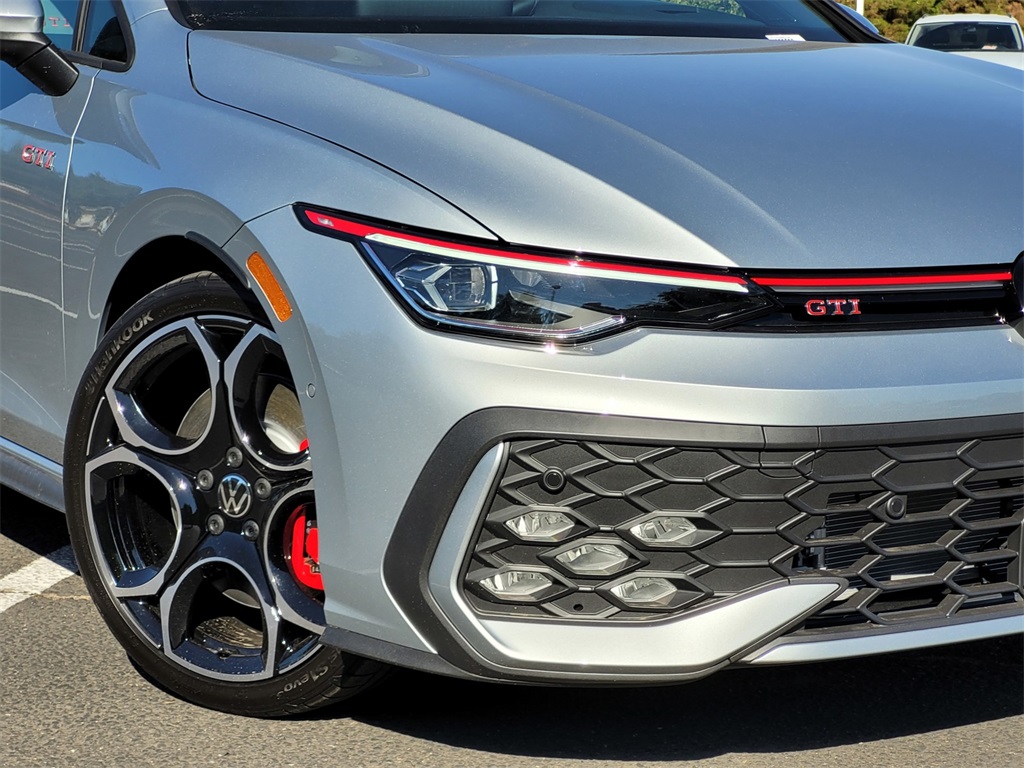 2025 Volkswagen Golf GTI Autobahn photo 3
