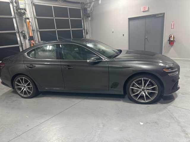 2024 Genesis G70 2.5T photo 9