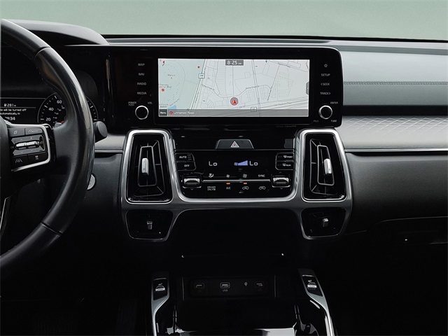 2022 Kia Sorento Plug-In Hybrid SX photo 13