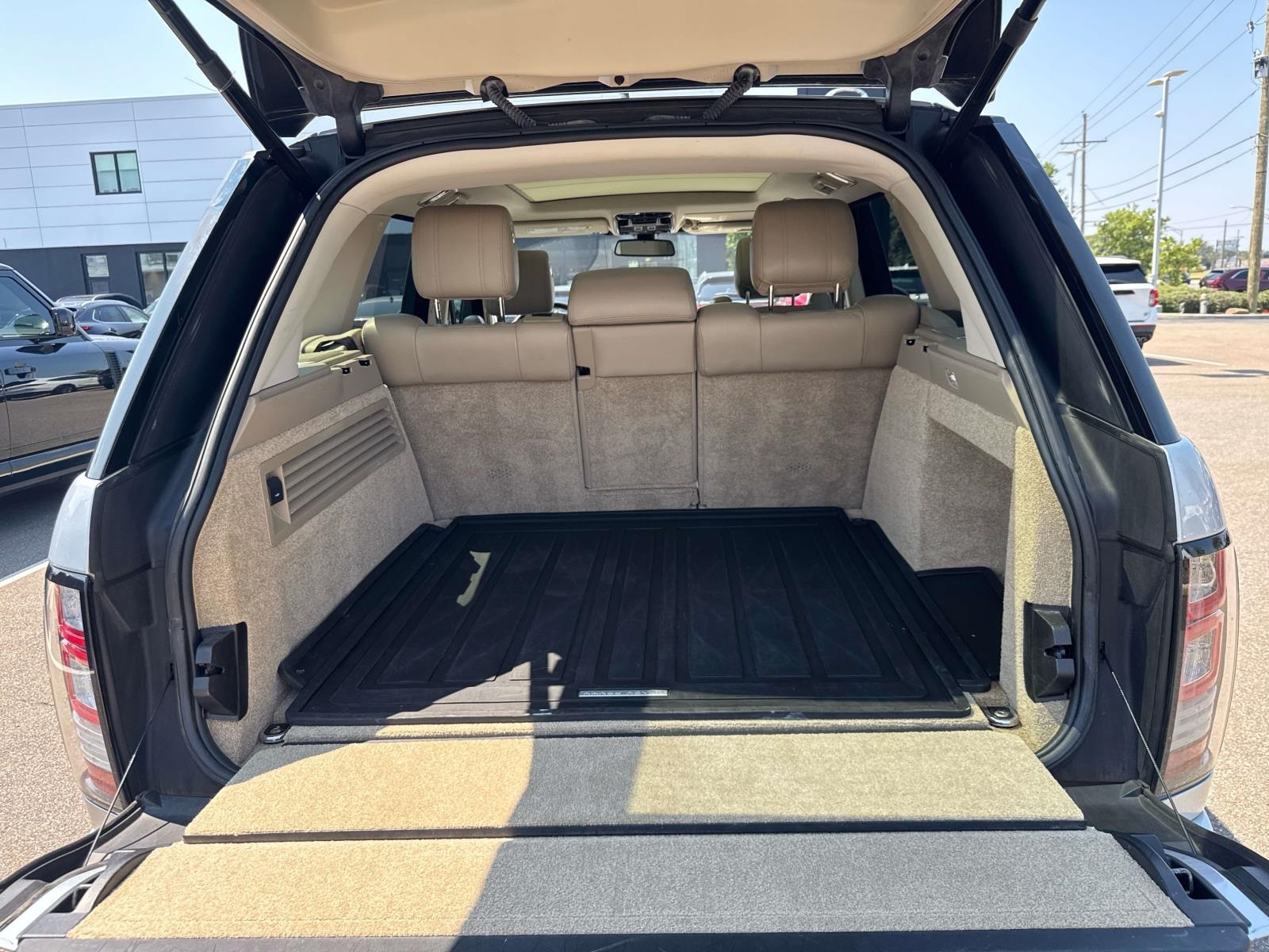 2016 Land Rover Range Rover SuperCharged HSE photo 8
