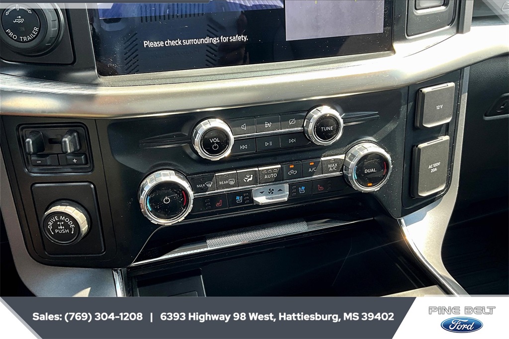2023 Ford F-150 Lariat photo 22