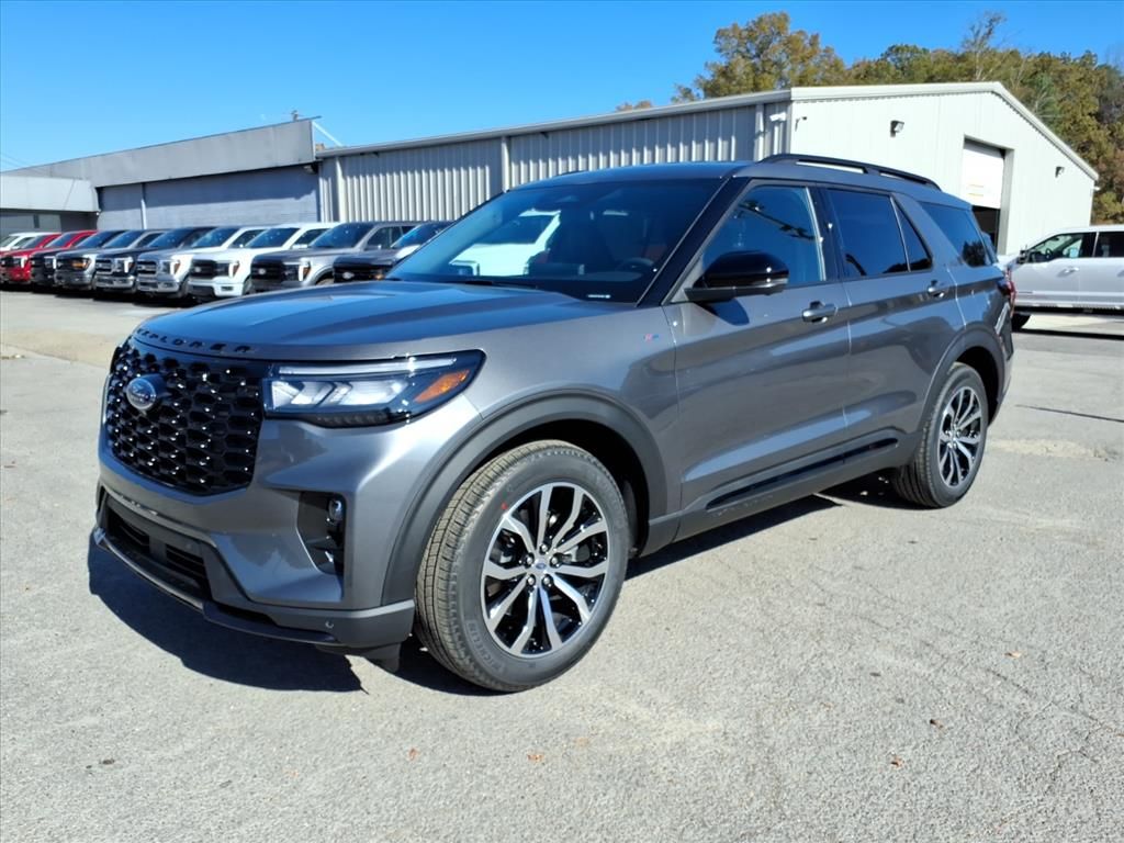 2026 Ford Explorer ST-LINE's photo