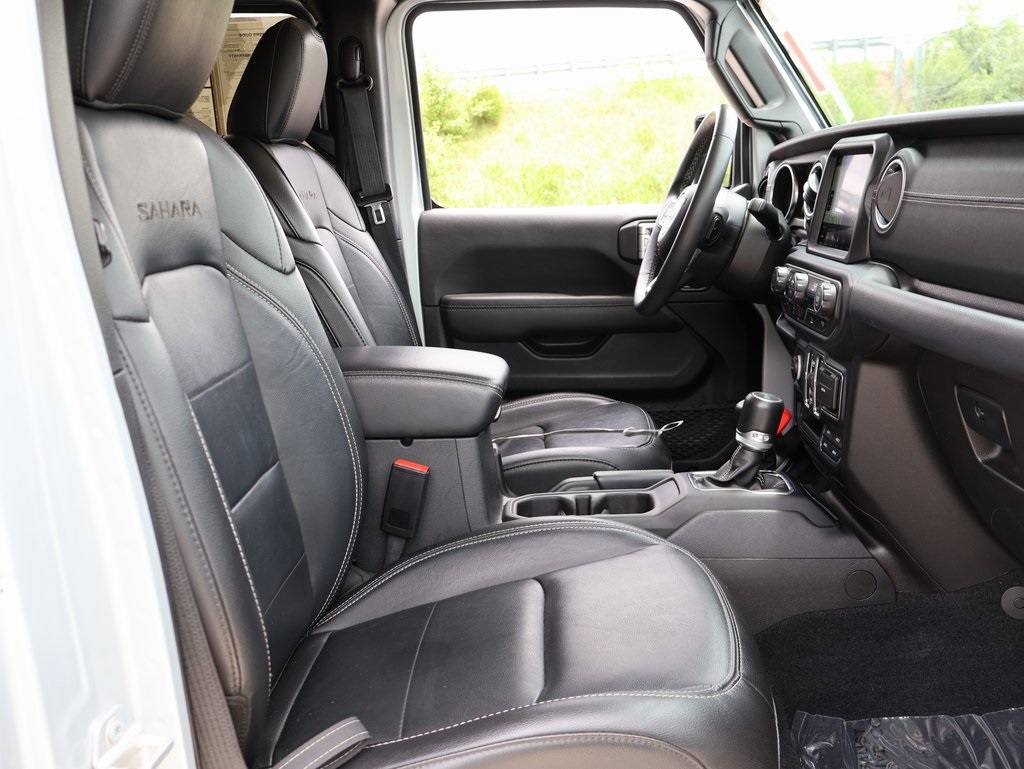 2023 Jeep Wrangler Sahara 4xe photo 8