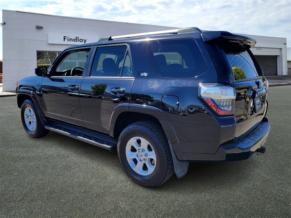 2019 Toyota 4Runner SR5 photo 5