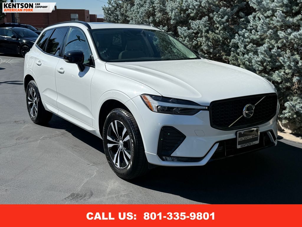 2024 Volvo XC60 Core photo 11