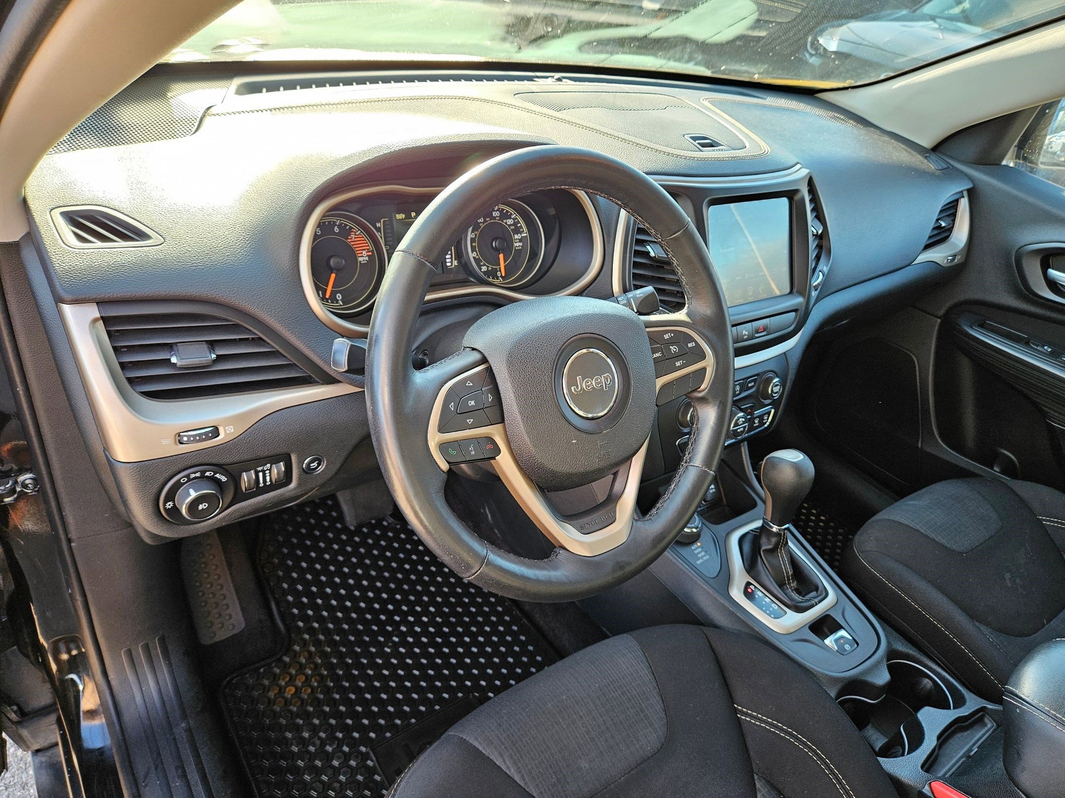 2016 Jeep Cherokee Latitude photo 10