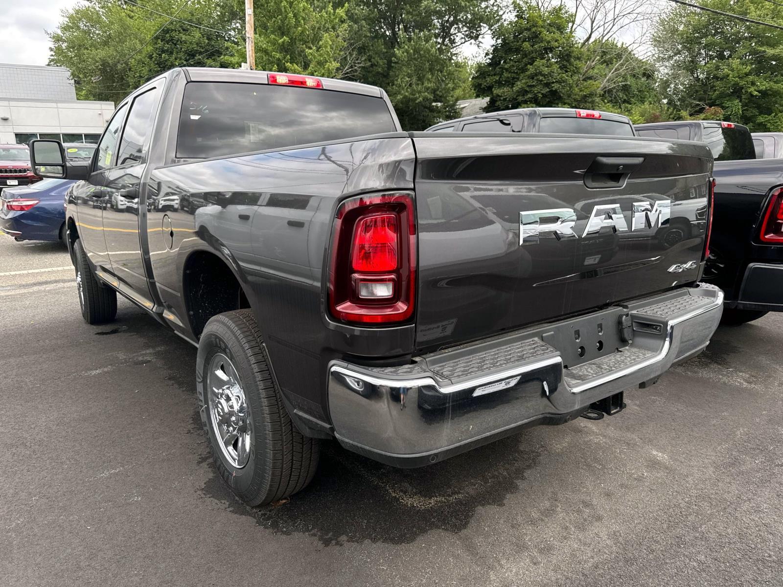 2025 Ram 2500 Tradesman photo 2