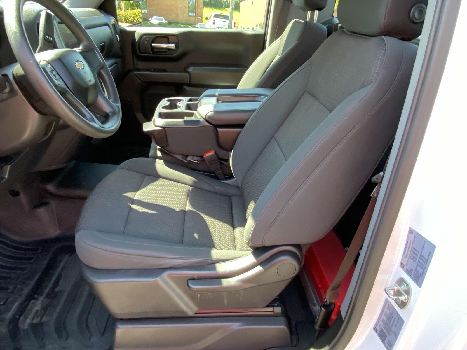 2024 Chevrolet Silverado 1500 photo 3