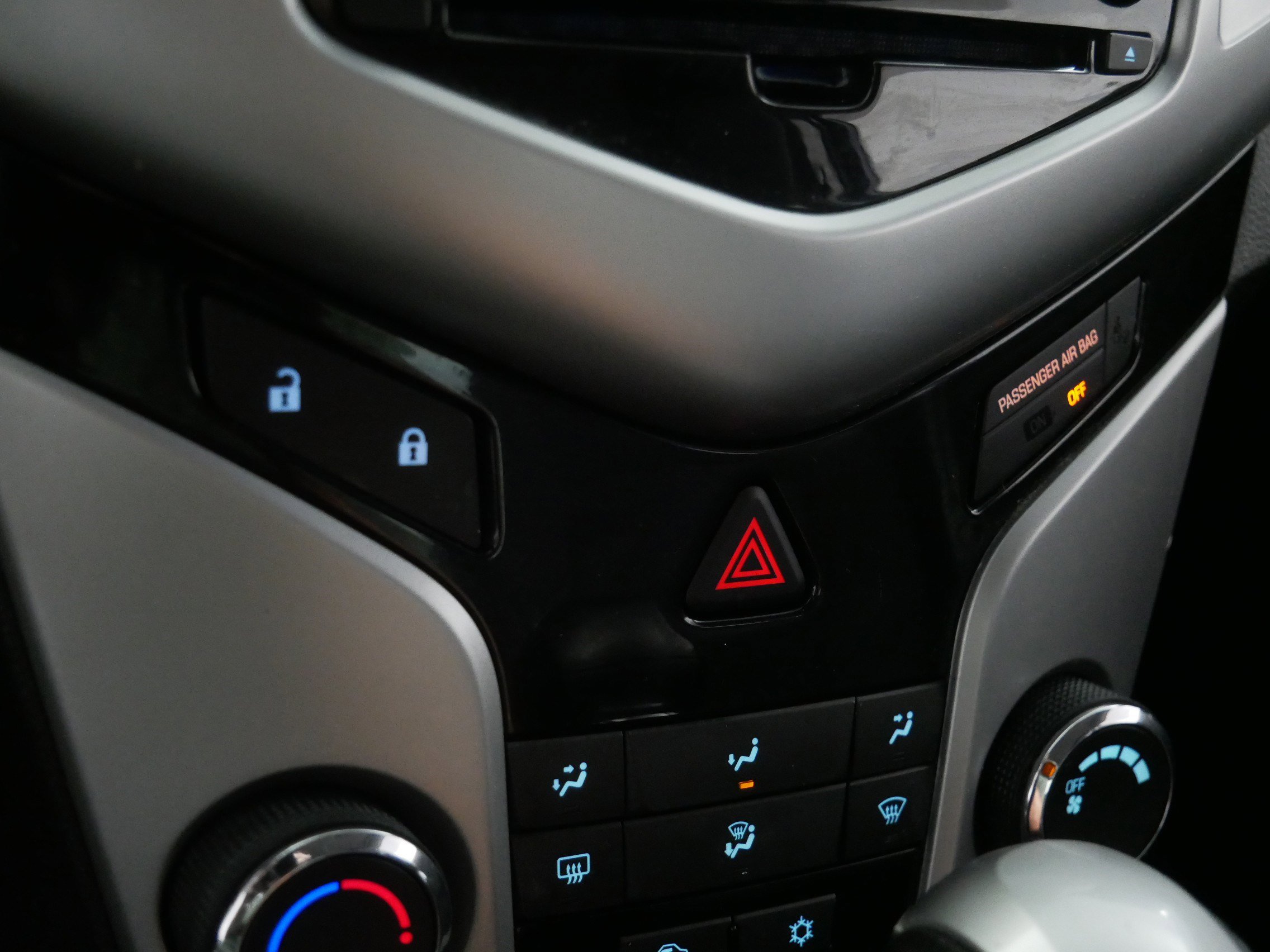 2012 Chevrolet Cruze photo 27