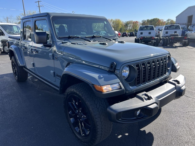 2024 Jeep Gladiator Nighthawk's photo