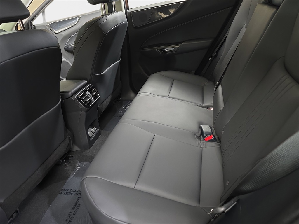 2024 Lexus NX 350h photo 13