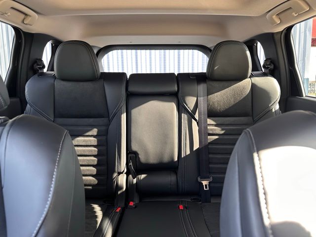 2024 Mitsubishi Outlander photo 43