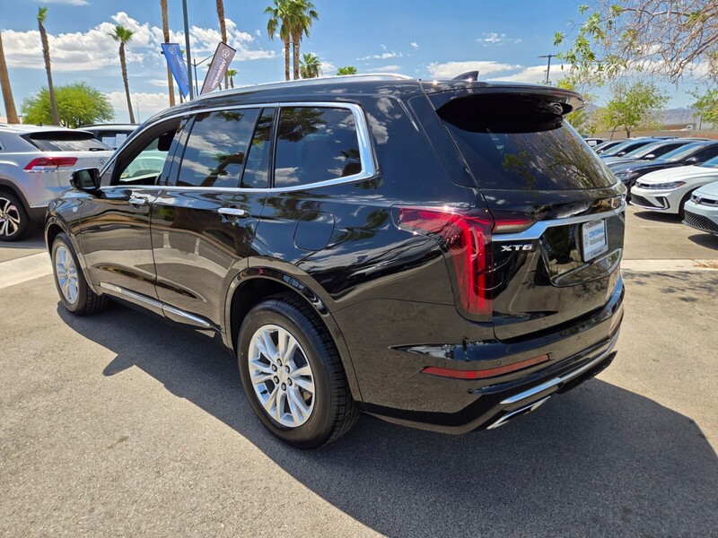 2021 Cadillac XT6 Luxury photo 3