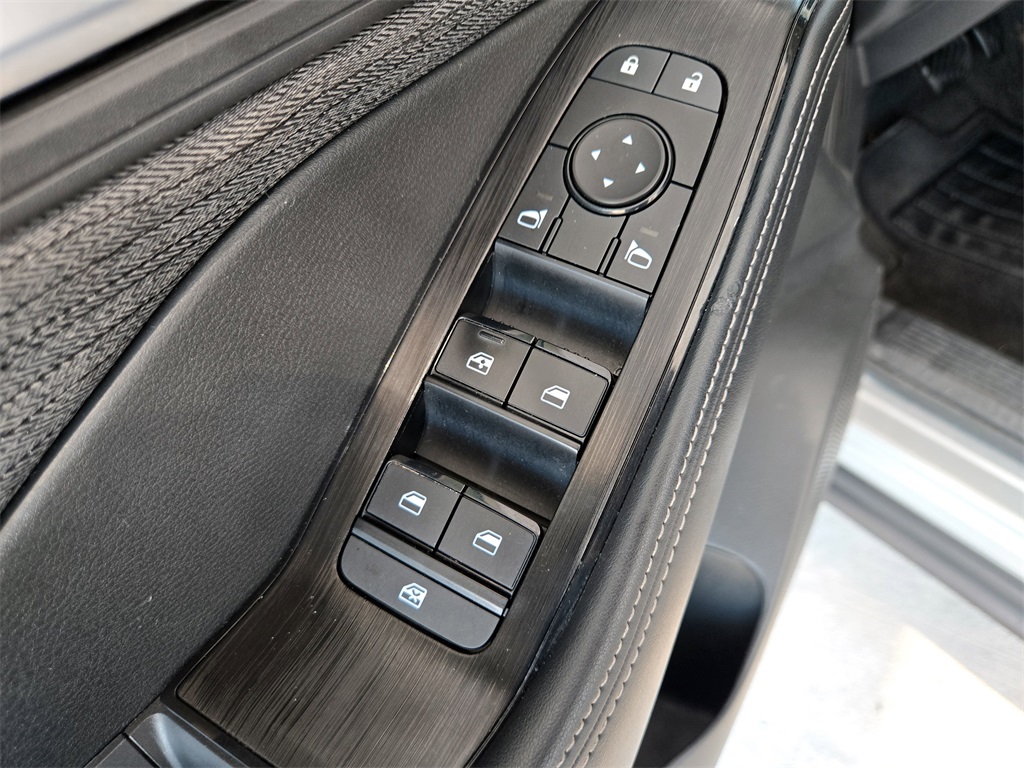 2022 Nissan Rogue SV photo 32