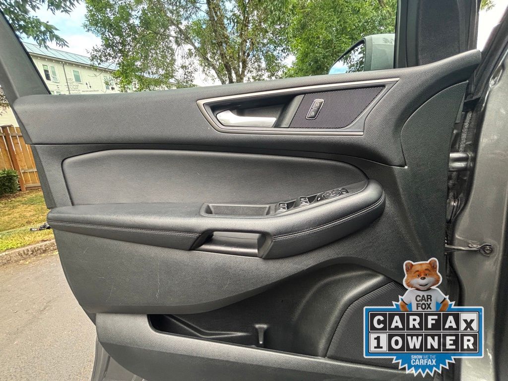 2022 Ford Edge SEL photo 20
